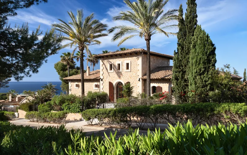 Villa con vista sul mare in stile finca a Nova Santa Ponsa