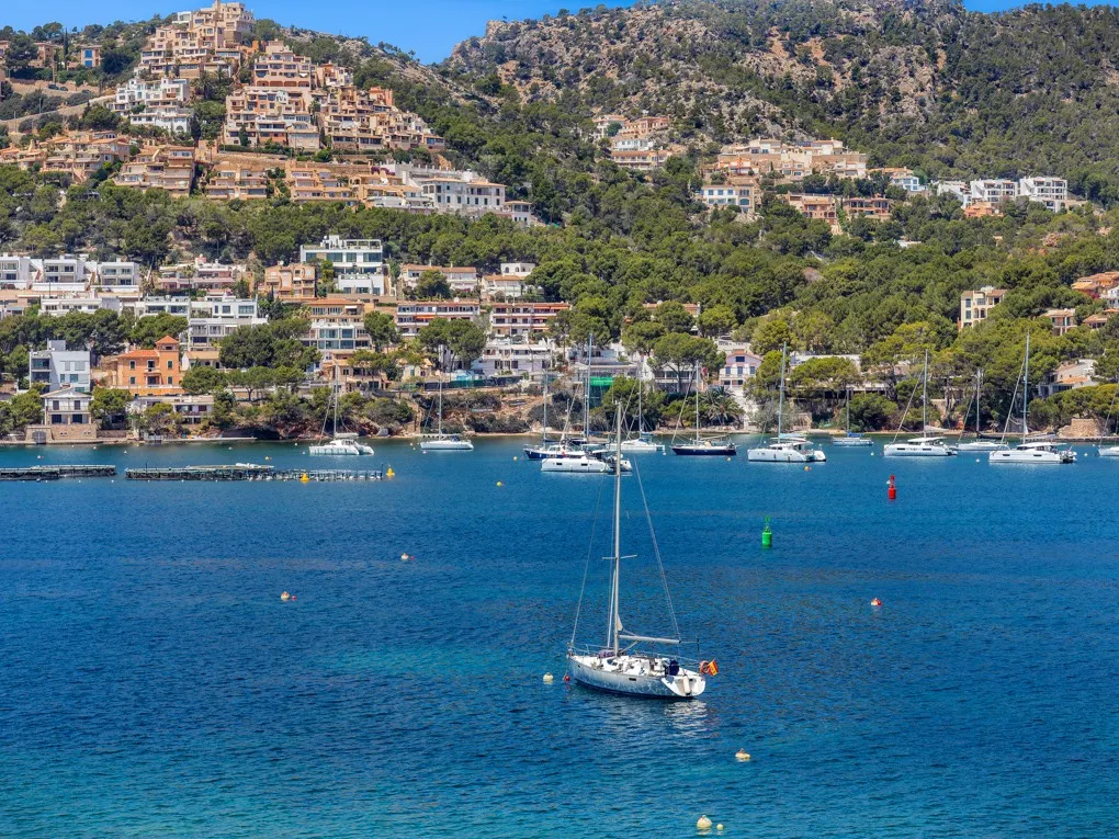 Charming duplex with beautiful views, semi-furnished-12