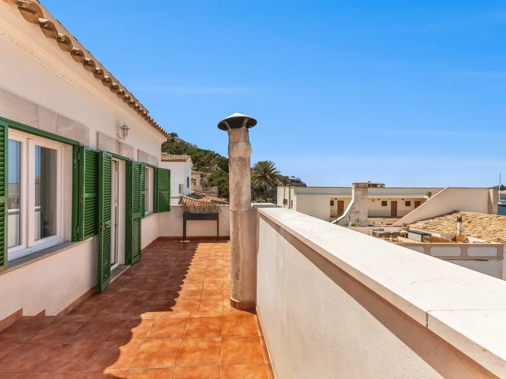 Charming duplex with beautiful views, semi-furnished-11