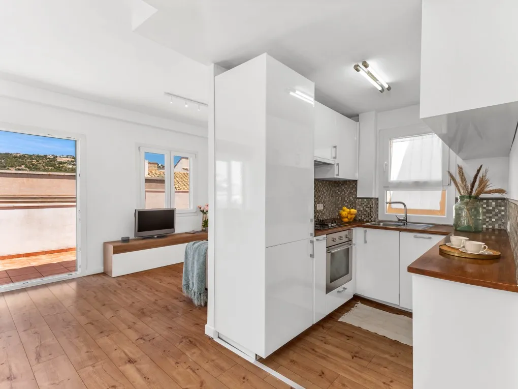 Charming duplex with beautiful views, semi-furnished-6