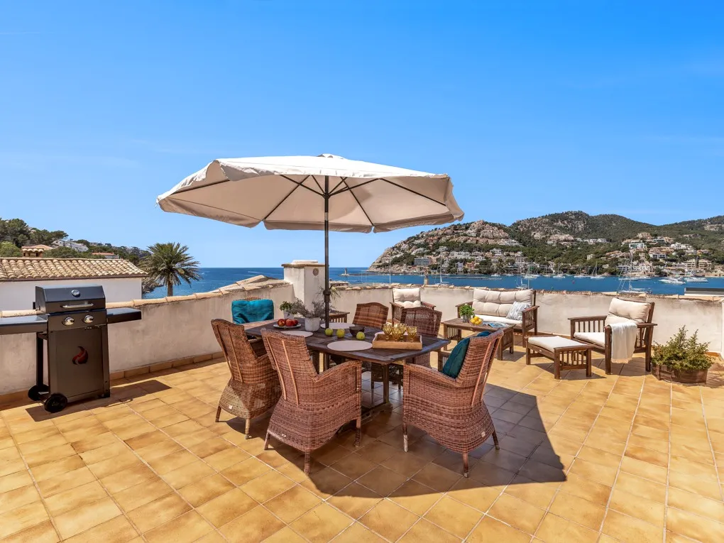 Charming duplex with beautiful views, semi-furnished-1