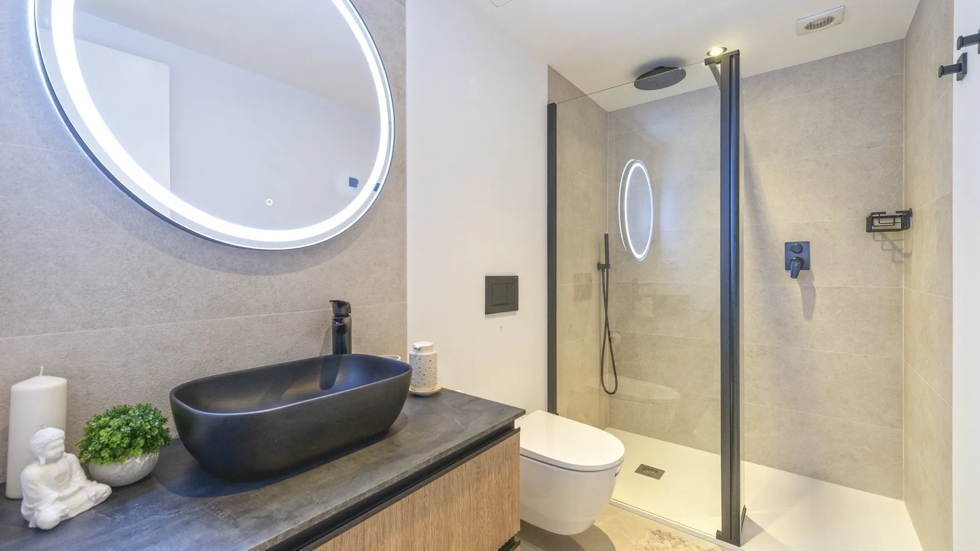 Modern sea view apartment in great location and close to the beach-18