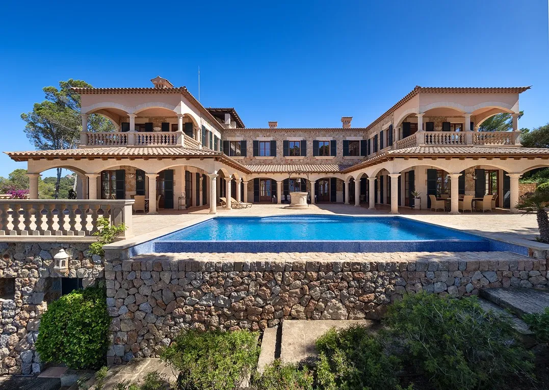 Traditionel herregård på strandpromenaden-17