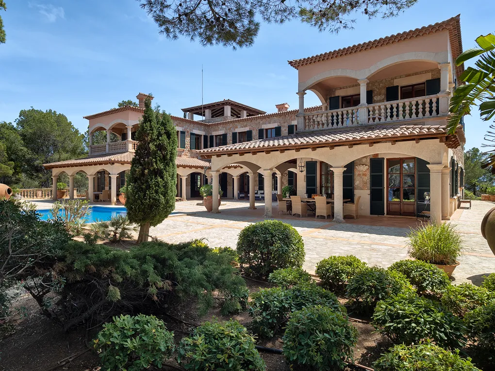 Traditionel herregård på strandpromenaden-5