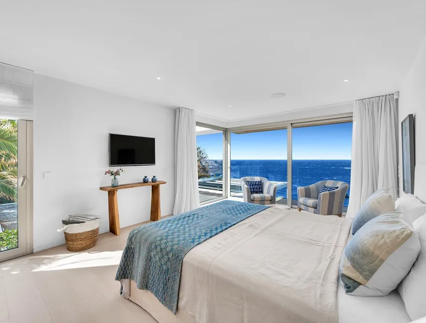 Paradís enfront del mar: Un luxós refugi costaner de vacances-5