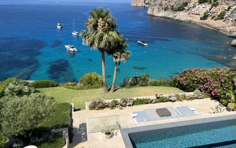 Paradis en bord de mer : une maison de vacances luxueuse sur la côte