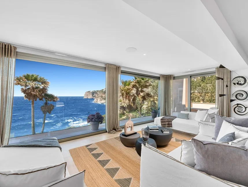 Paradís enfront del mar: Un luxós refugi costaner de vacances-6