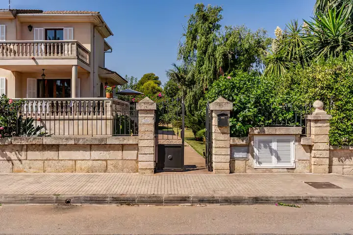 Semi-Detached house with garden just steps from the sea in Playa de Muro-2
