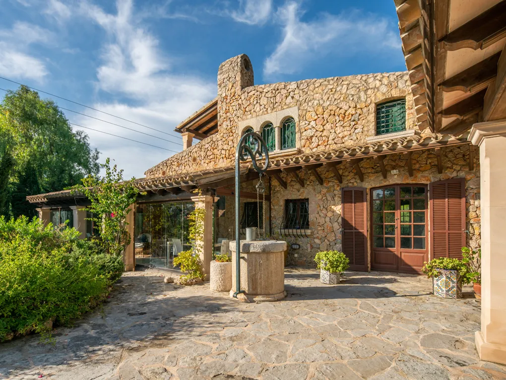 A glorious country villa in Alcanada, Puerto Alcudia-6