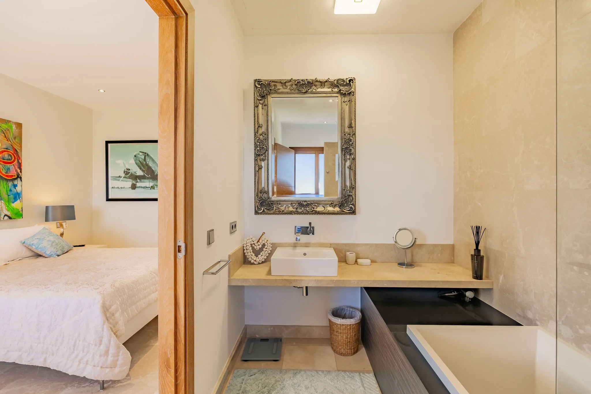 Роскошная дизайнерская вилла на поле для гольфа в Полленсе с фантастическим видом на море.-20