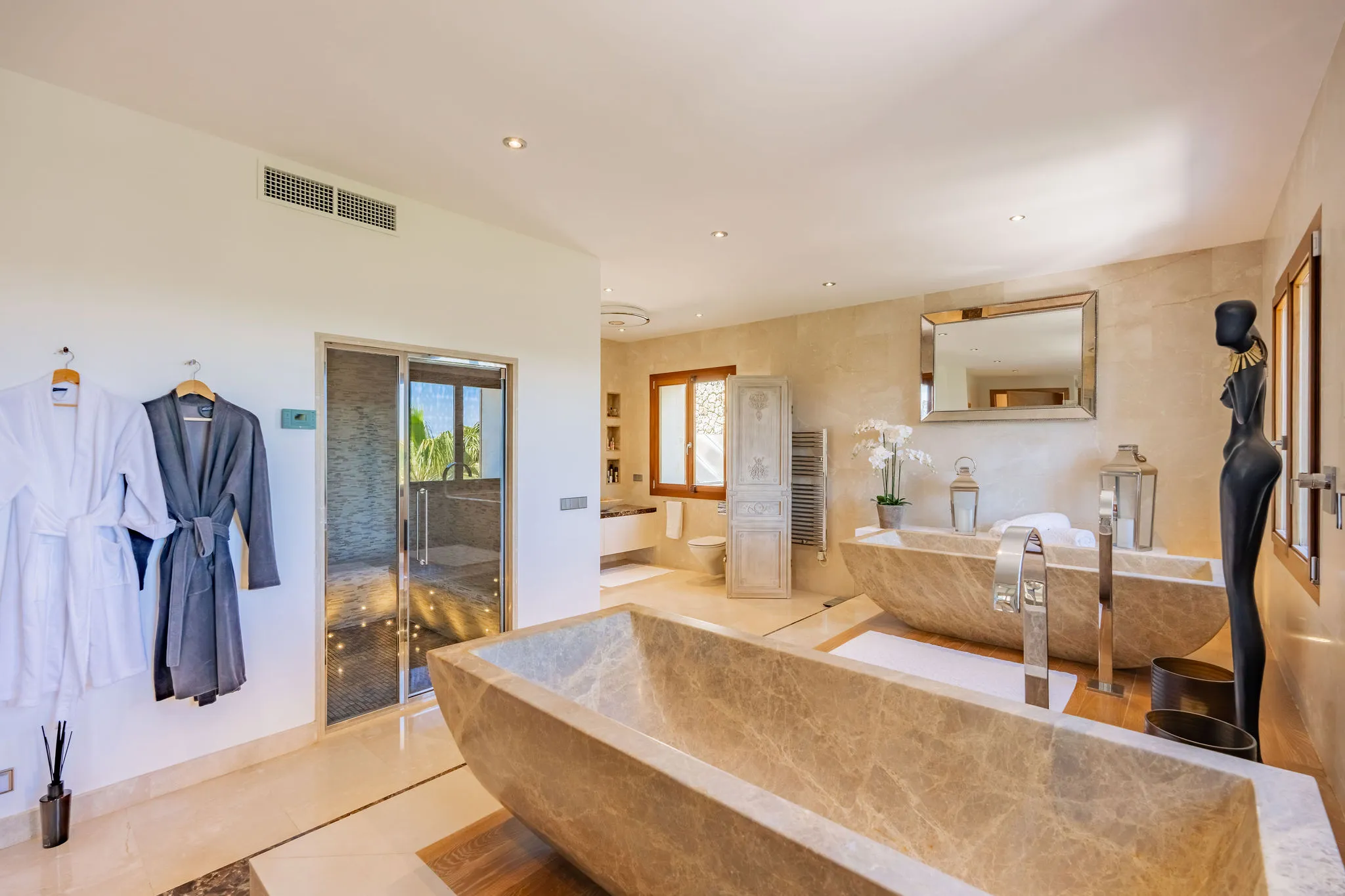 Роскошная дизайнерская вилла на поле для гольфа в Полленсе с фантастическим видом на море.-14