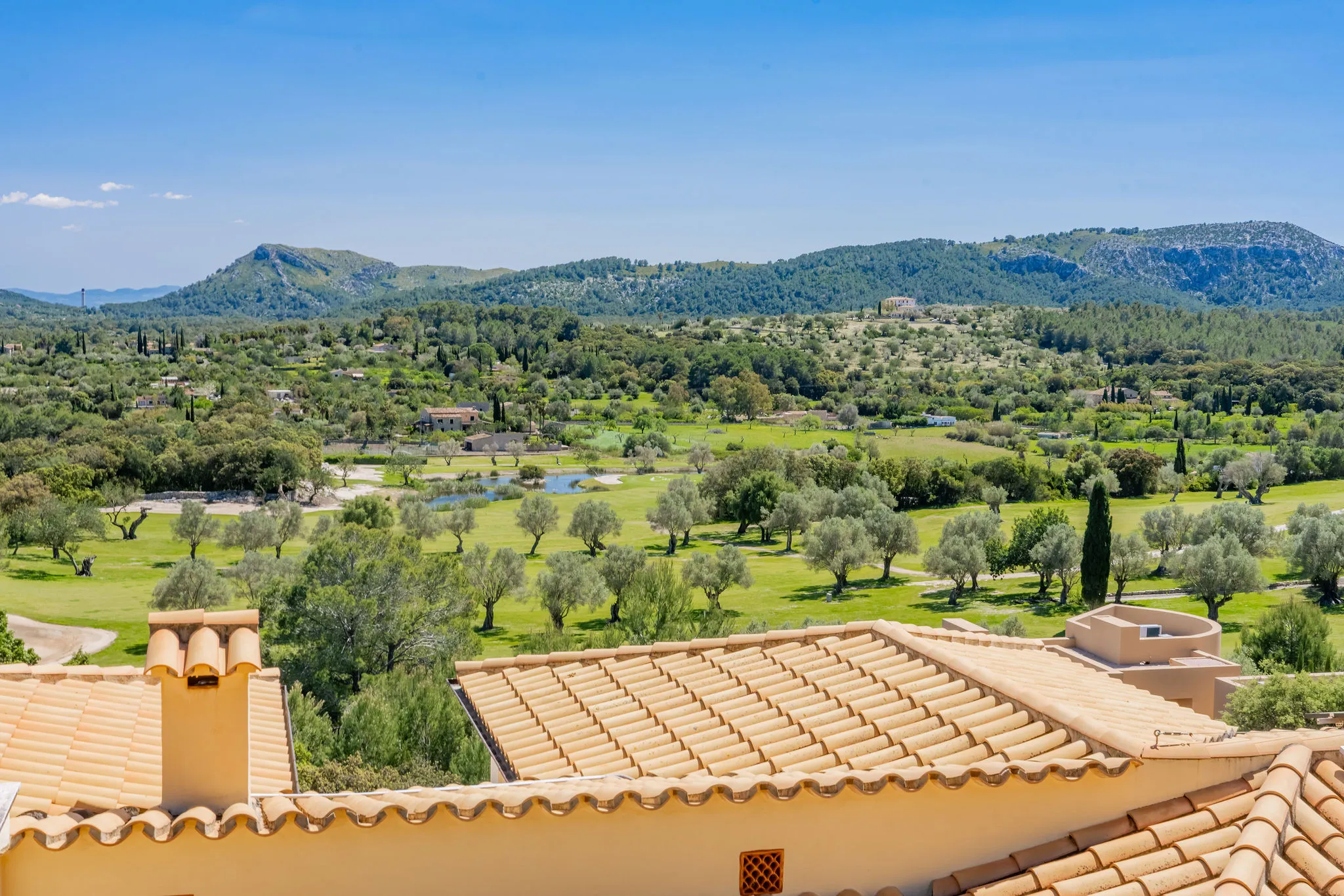 Роскошная дизайнерская вилла на поле для гольфа в Полленсе с фантастическим видом на море.-25