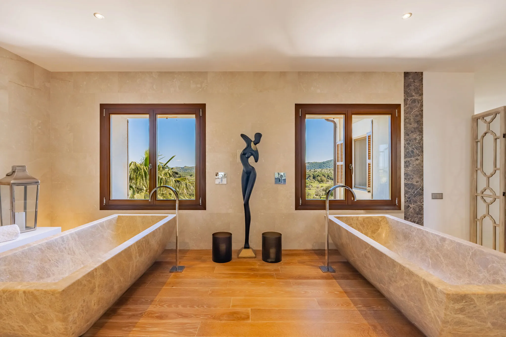 Роскошная дизайнерская вилла на поле для гольфа в Полленсе с фантастическим видом на море.-15