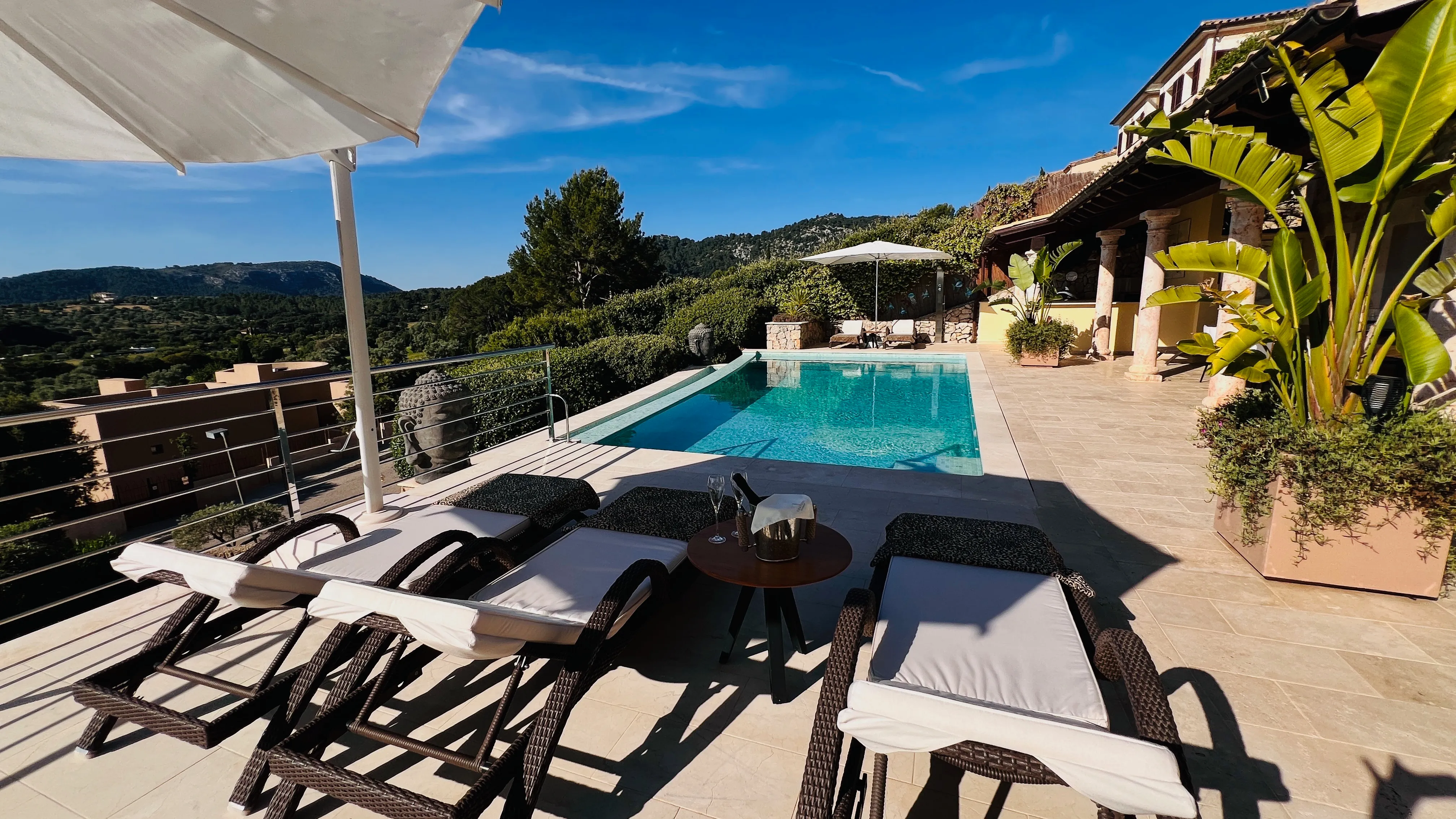 Vila de disseny de luxe en primera línia de golf a Pollensa, amb impressionants vistes al mar-2