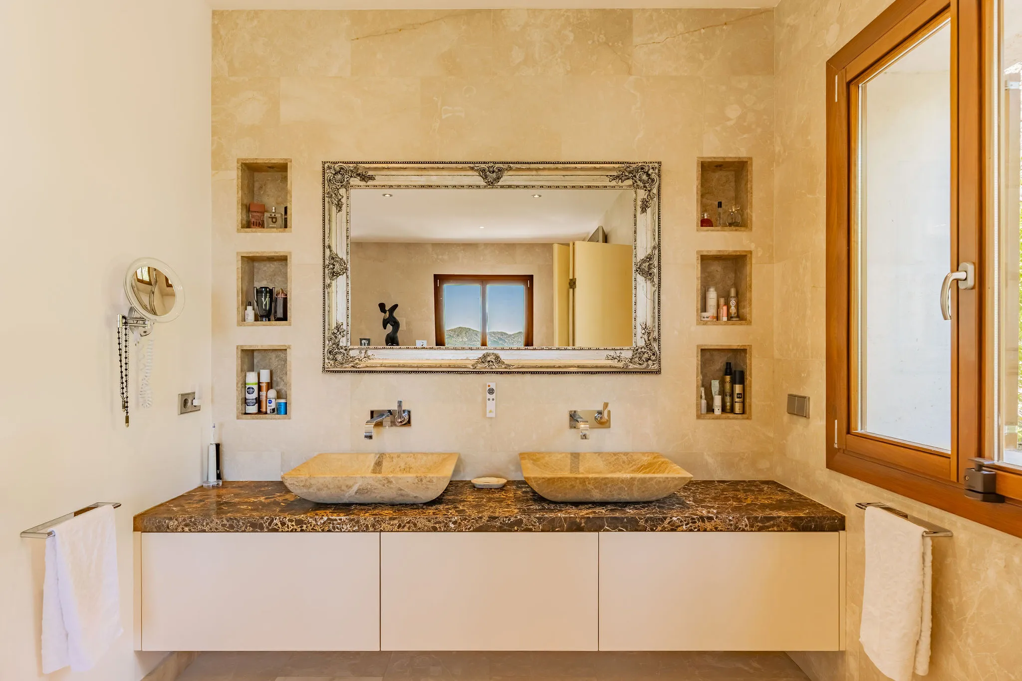 Роскошная дизайнерская вилла на поле для гольфа в Полленсе с фантастическим видом на море.-16