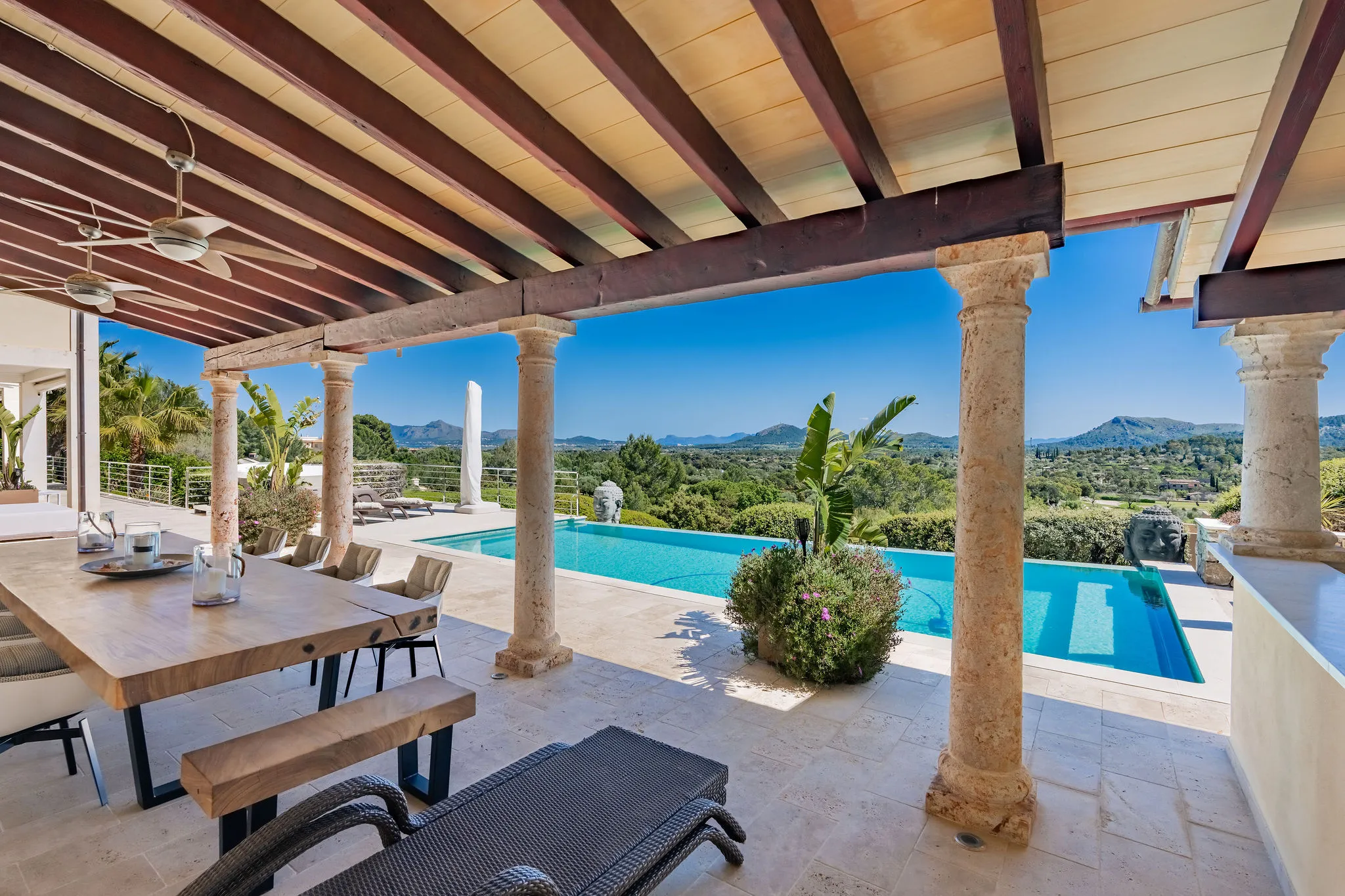 Роскошная дизайнерская вилла на поле для гольфа в Полленсе с фантастическим видом на море.-23