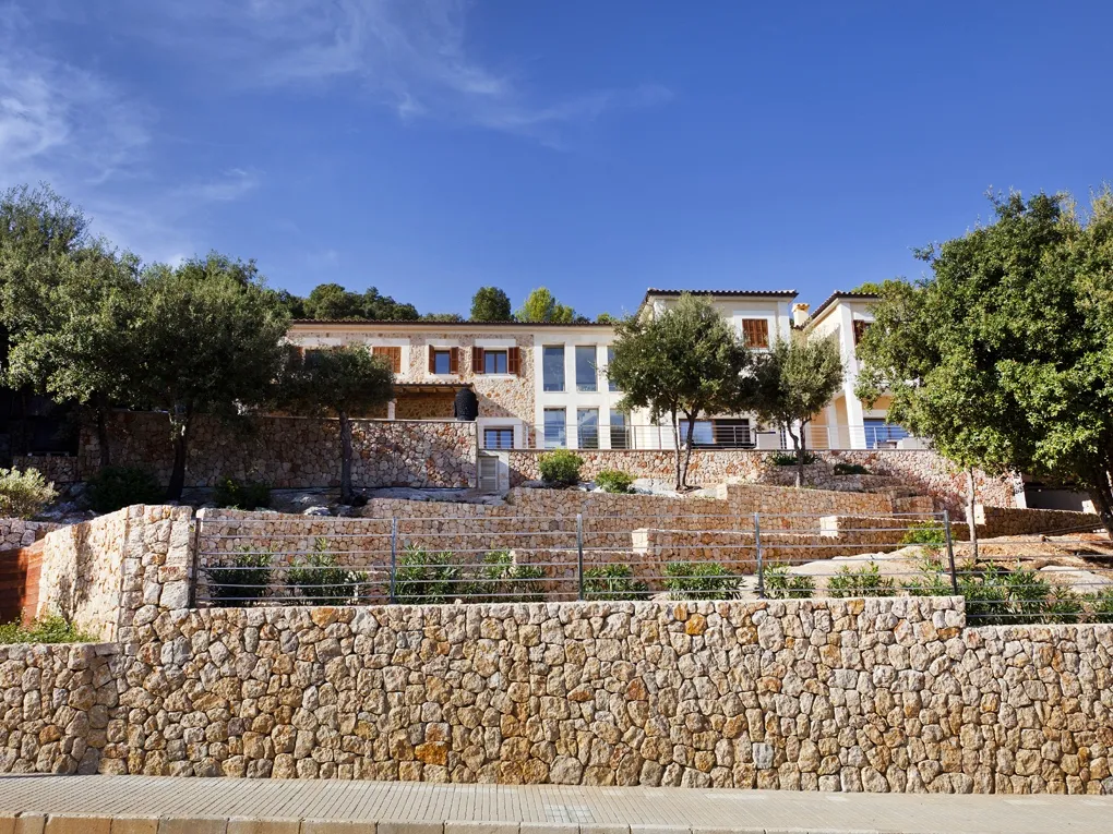 Роскошная дизайнерская вилла на поле для гольфа в Полленсе с фантастическим видом на море.-15