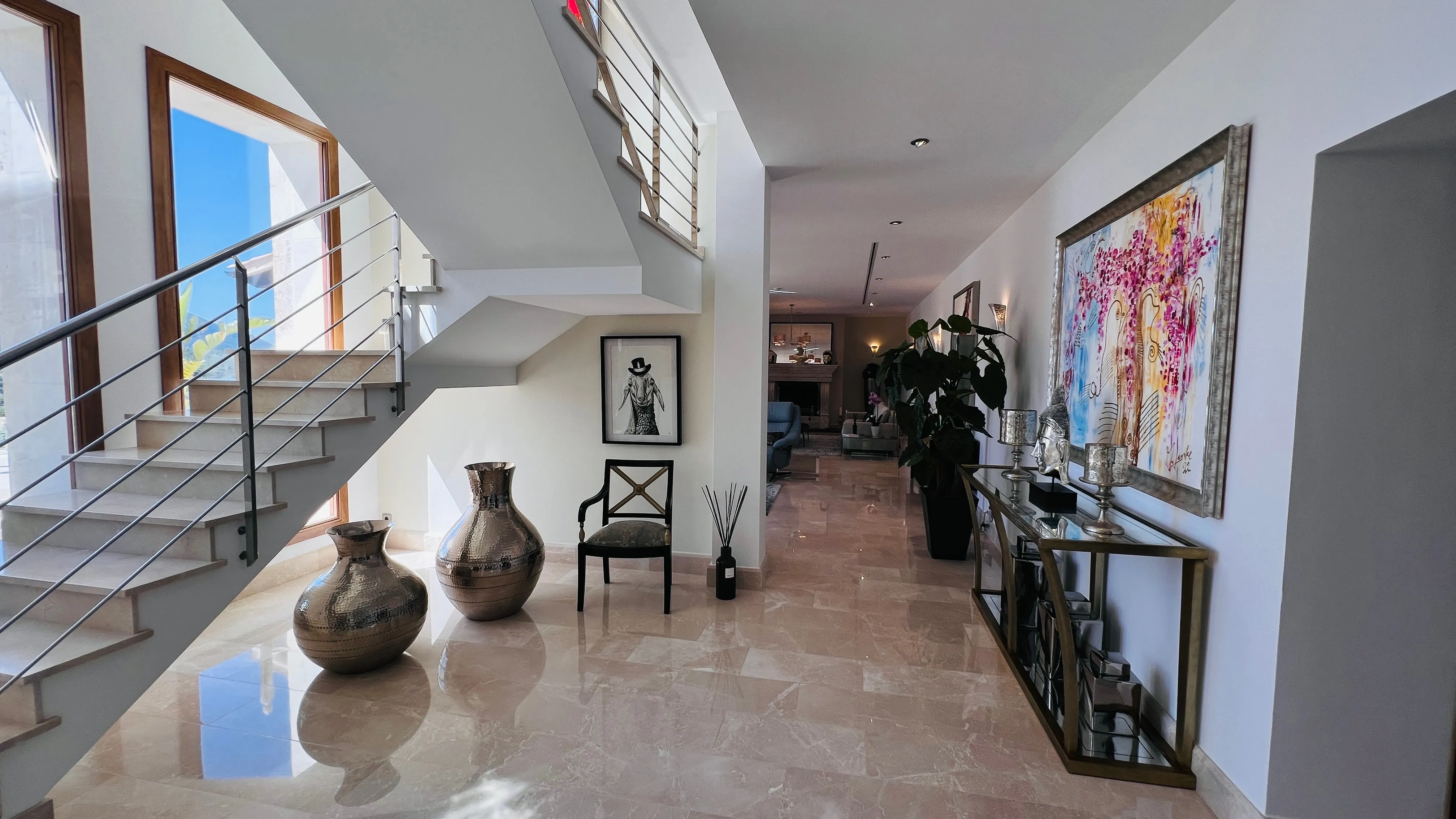 Vila de disseny de luxe en primera línia de golf a Pollensa, amb impressionants vistes al mar-3