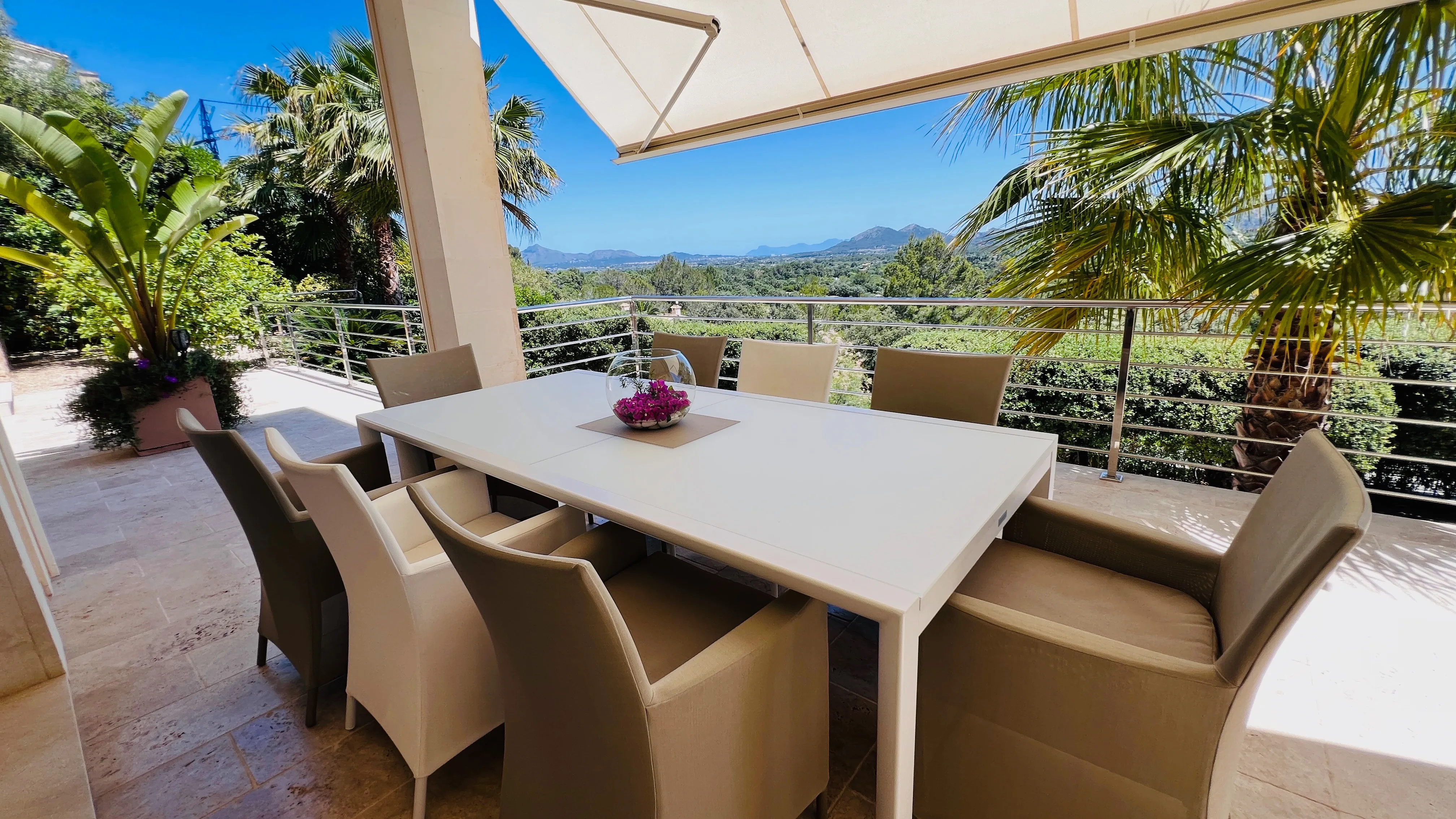 Роскошная дизайнерская вилла на поле для гольфа в Полленсе с фантастическим видом на море.-21