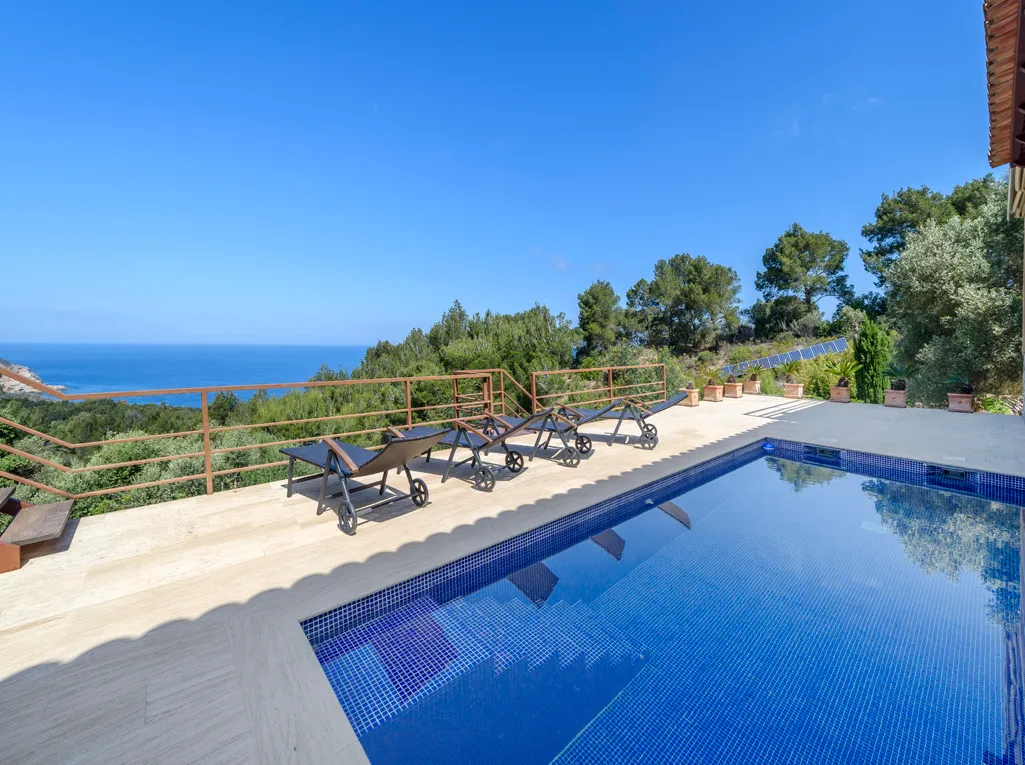 Uniek huis met prachtig uitzicht op zee-29