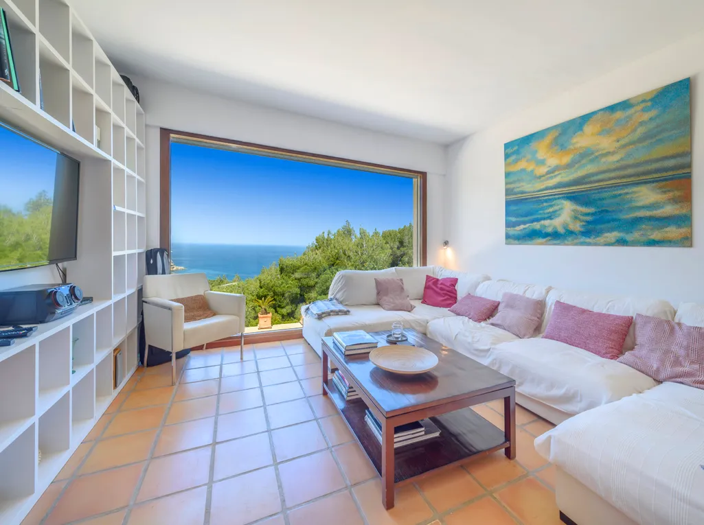 Propriété unique avec vue imprenable sur la mer-4