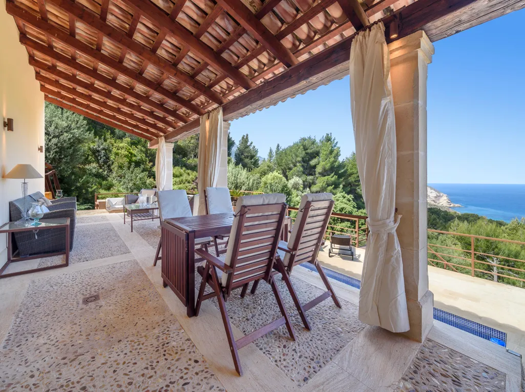 Uniek huis met prachtig uitzicht op zee-28