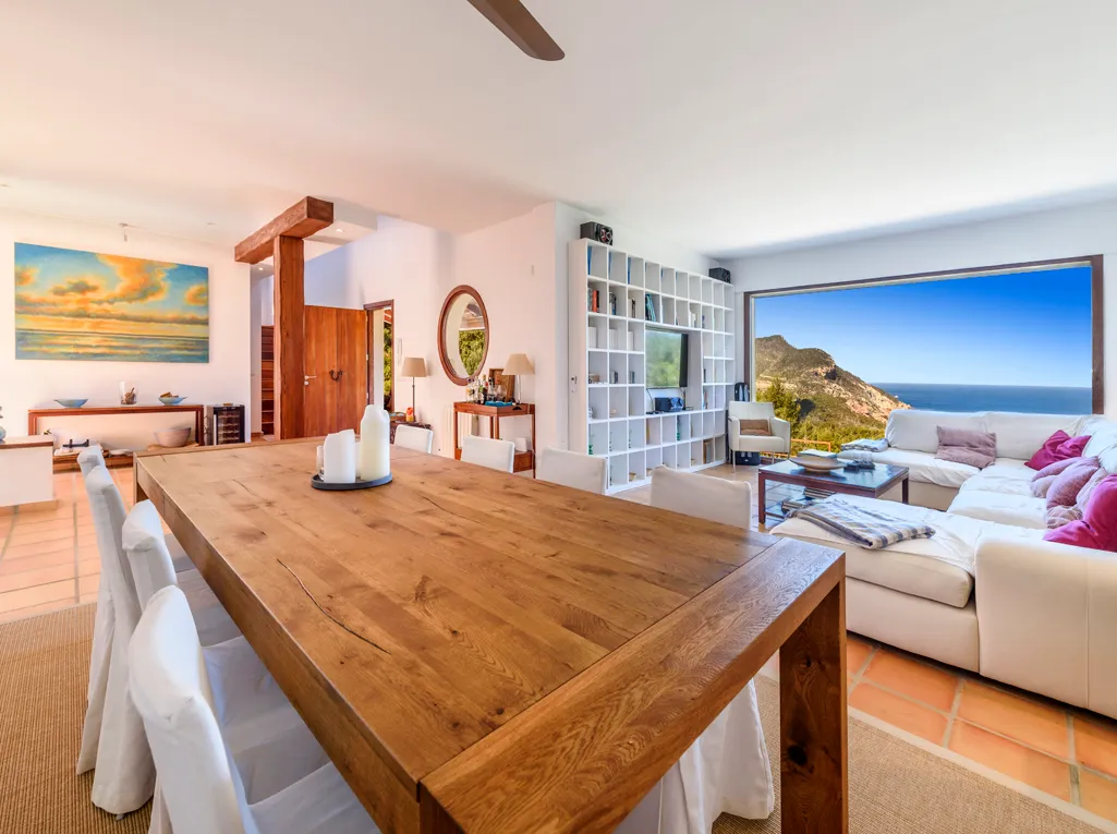 Propriété unique avec vue imprenable sur la mer-5