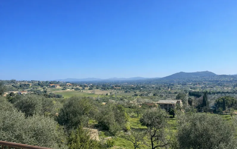 Landsbyhus med have og uhindret udsigt over Puig de Santa Magdalena