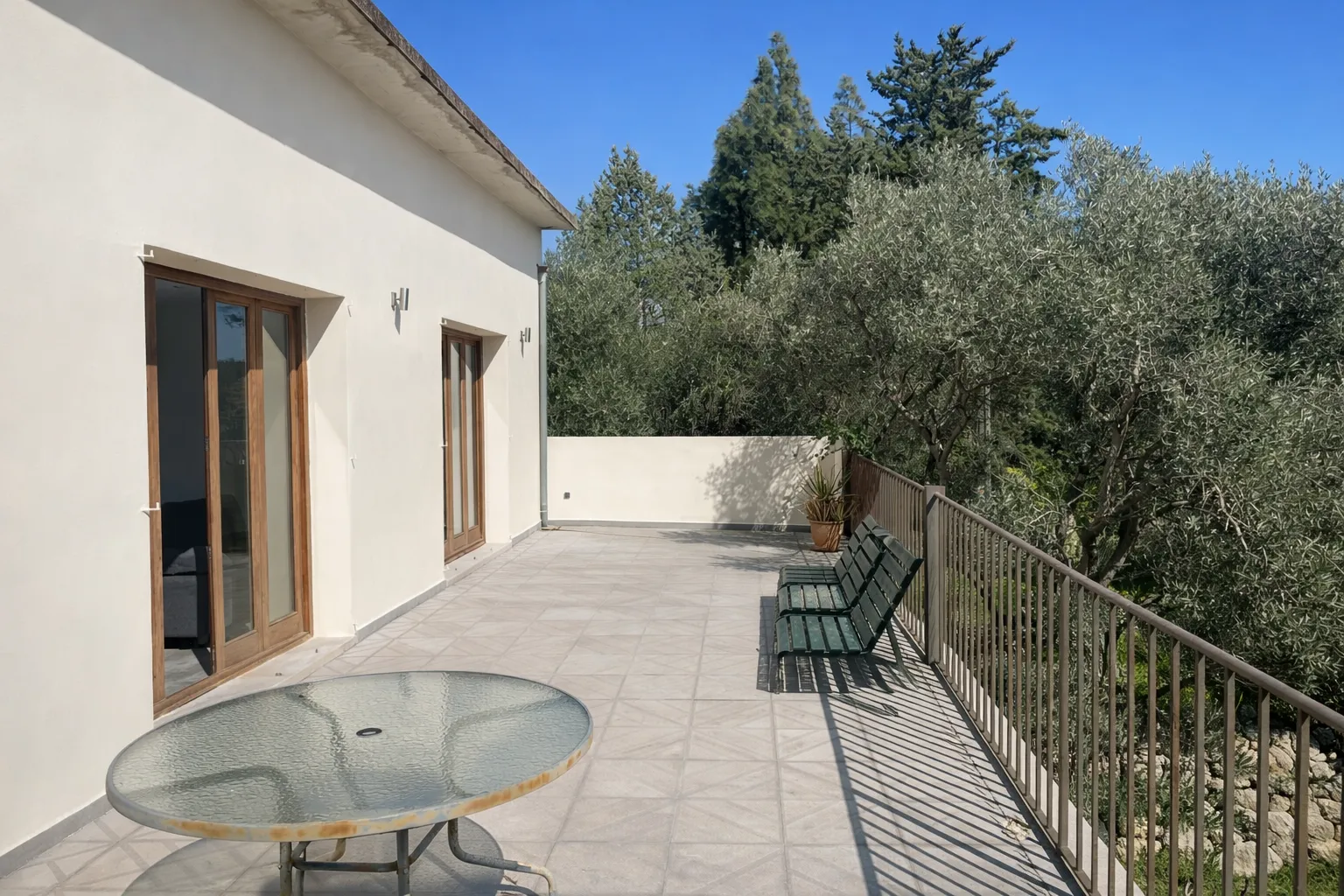 Casa de poble amb jardí i vistes obertes al Puig de Santa Magdalena-10
