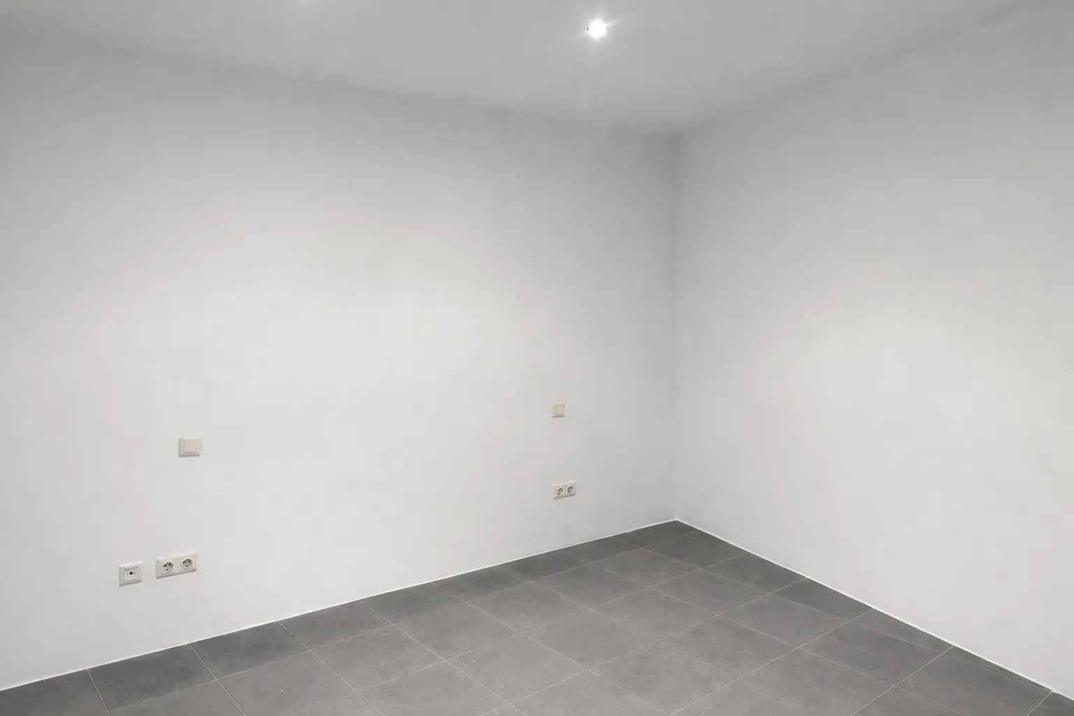 Casa de poble amb jardí i vistes obertes al Puig de Santa Magdalena-6