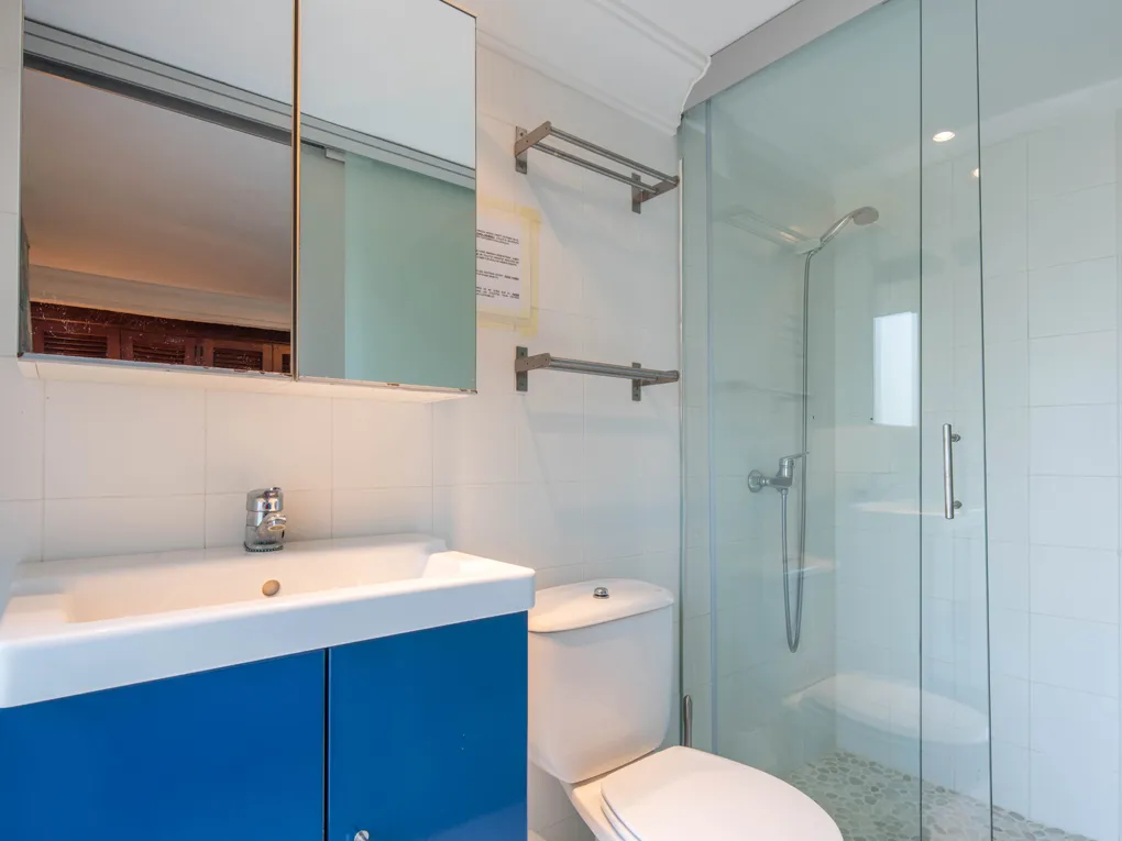 Wynajem sezonowy. Apartament na parterze z basenem i widokiem na morze-13