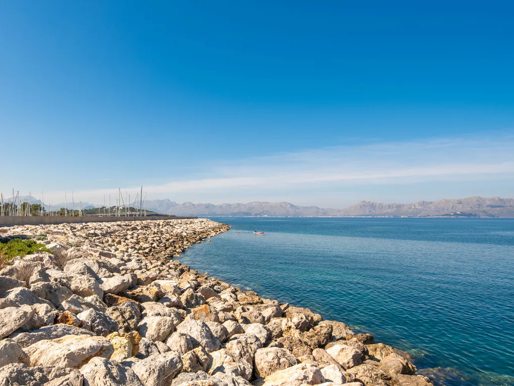 Wynajem sezonowy. Apartament na parterze z basenem i widokiem na morze-18