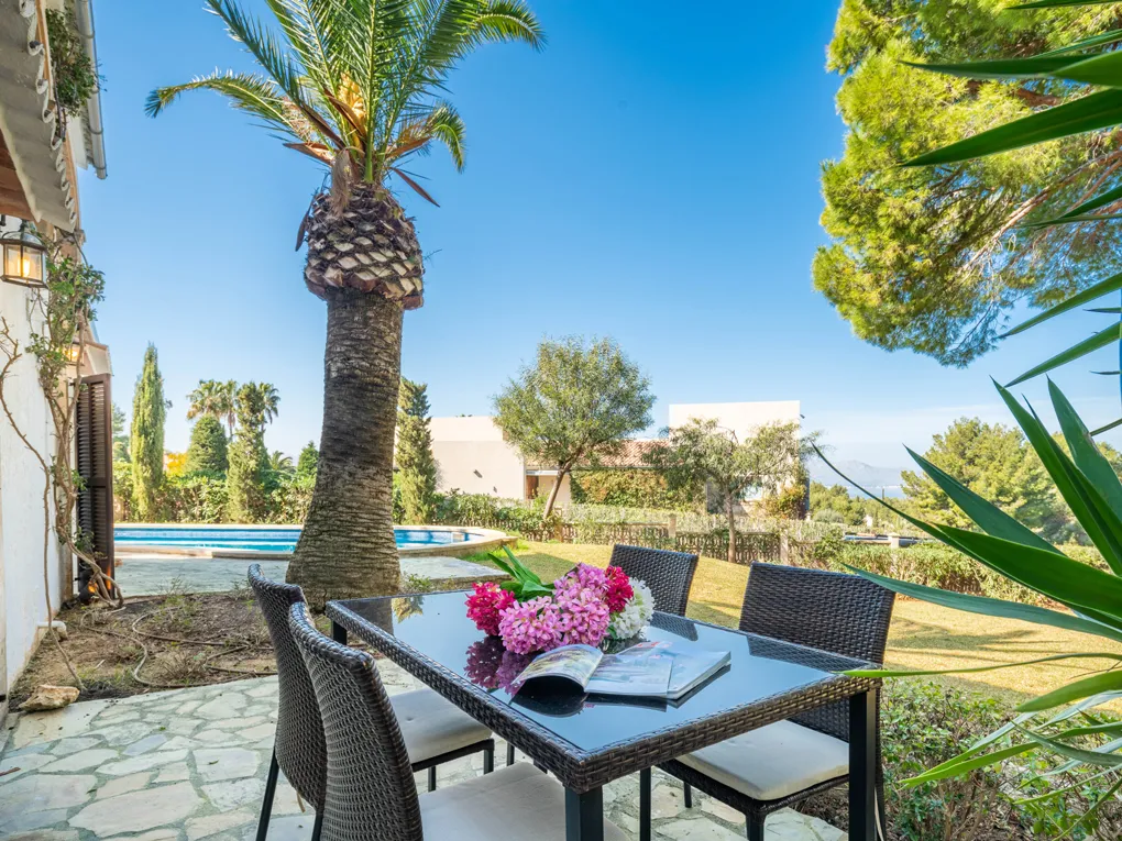 Wynajem sezonowy. Apartament na parterze z basenem i widokiem na morze-2