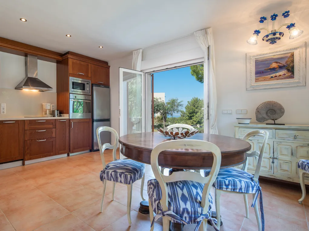 Wynajem sezonowy. Apartament na parterze z basenem i widokiem na morze-5