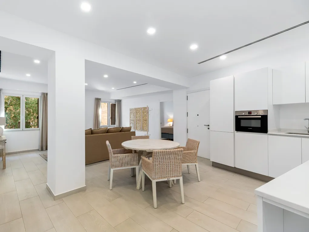 Moderne Wohnung mit Aufzug und Innenhof am Plaza Porta Pintada-3