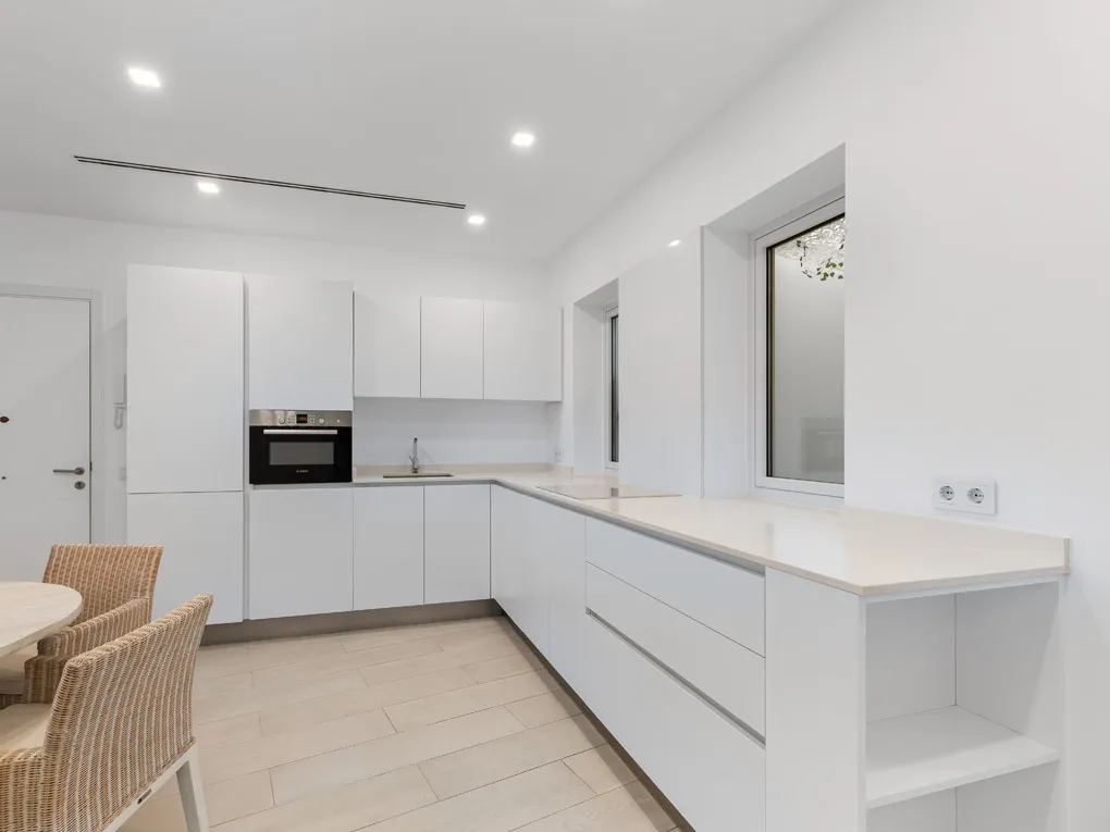 Moderne Wohnung mit Aufzug und Innenhof am Plaza Porta Pintada-4