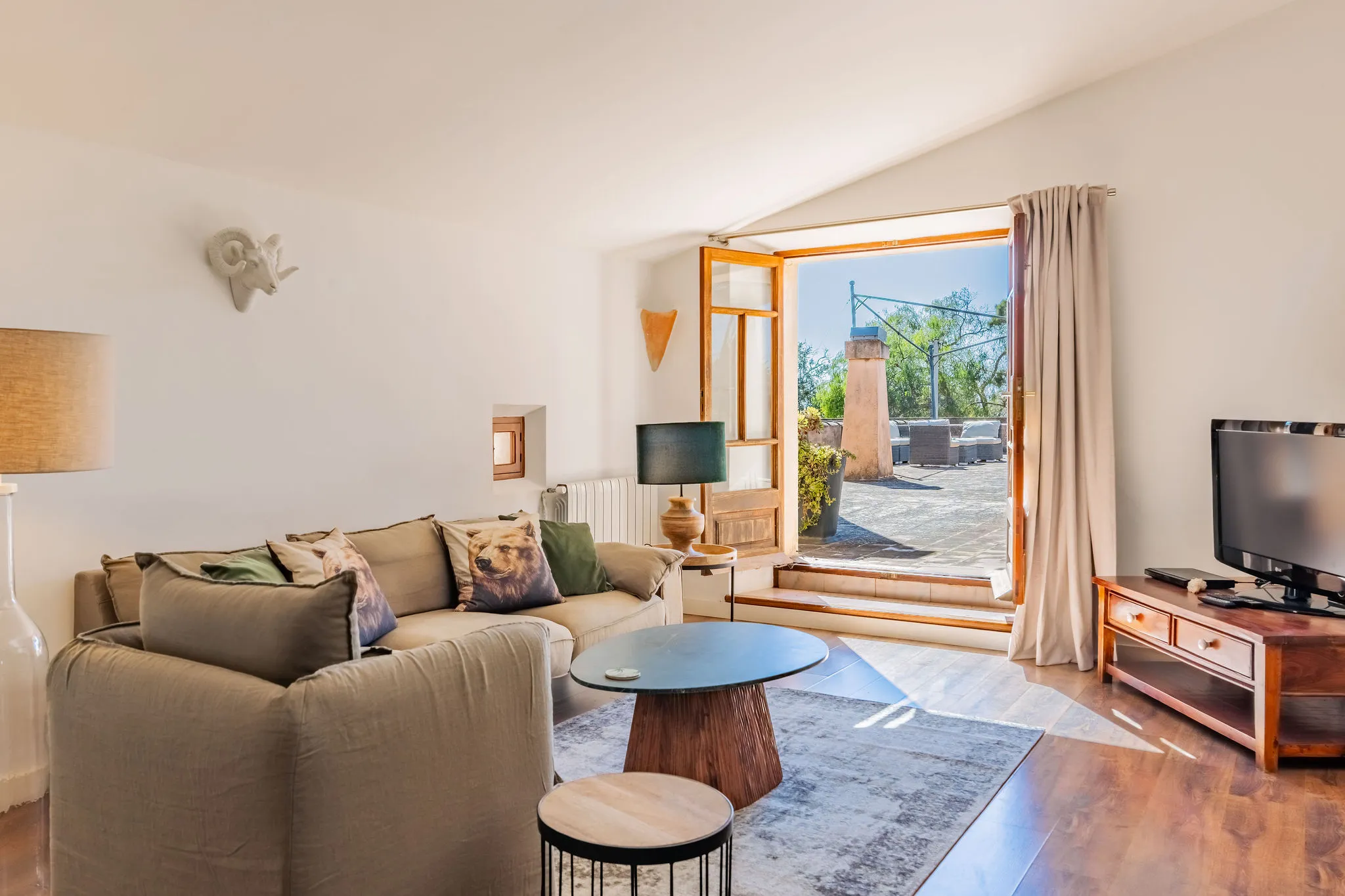 Casa de campo de piedra cerca del Parque Natural de Mondragó – alquiler de larga duración-12