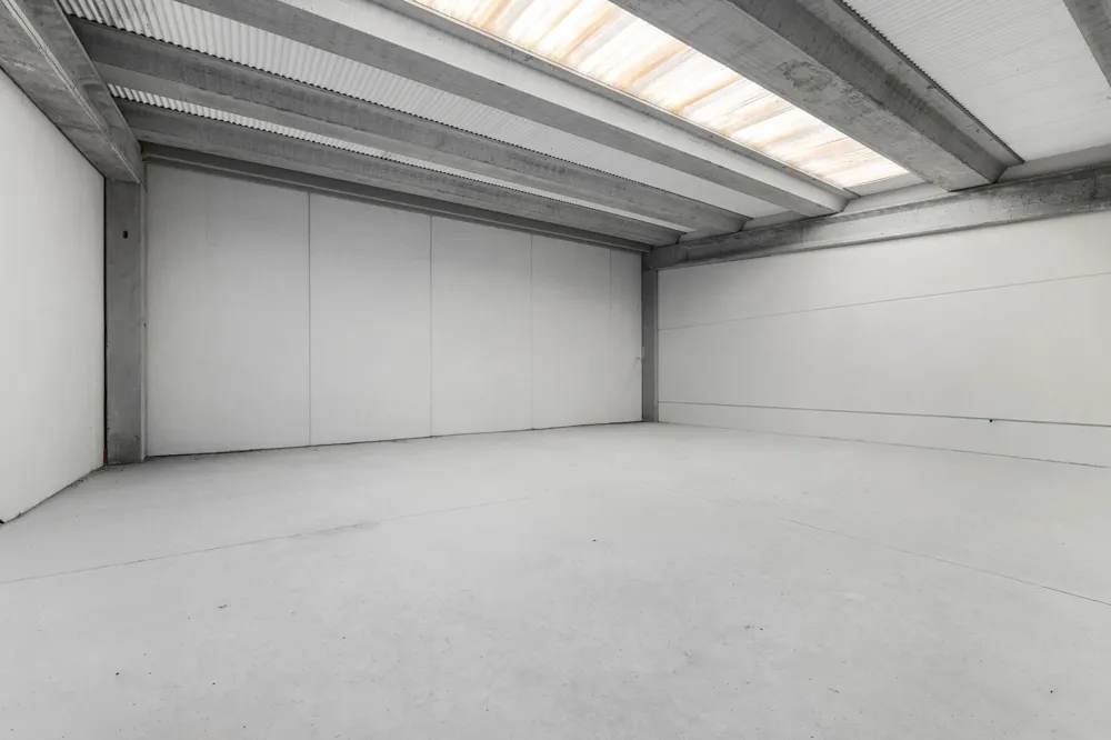 Rummelig lagerbygning med kontorer i Llucmajor-8