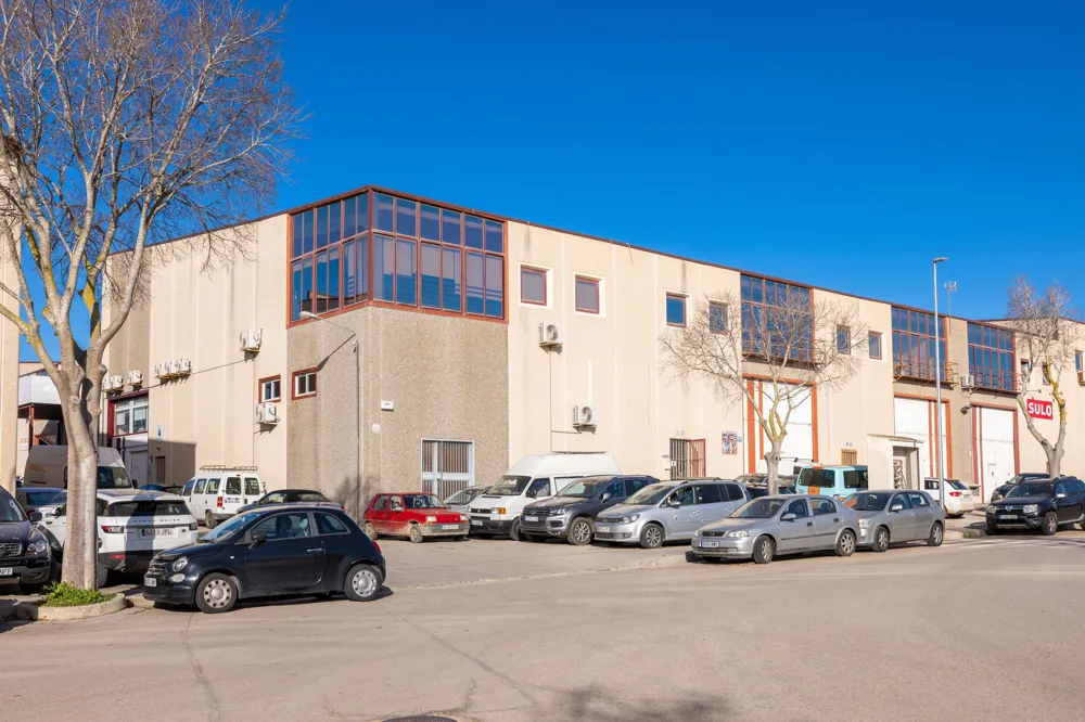 Rummelig lagerbygning med kontorer i Llucmajor-10