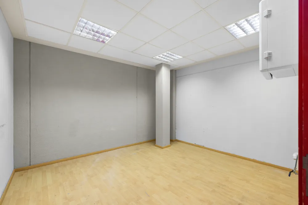 Spacious warehouse with offices in Llucmajor-8