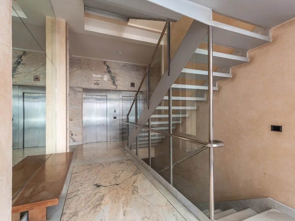 Ruim appartement met potentieel en lift-10