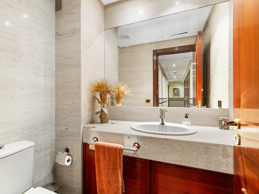 Ruim appartement met potentieel en lift-6