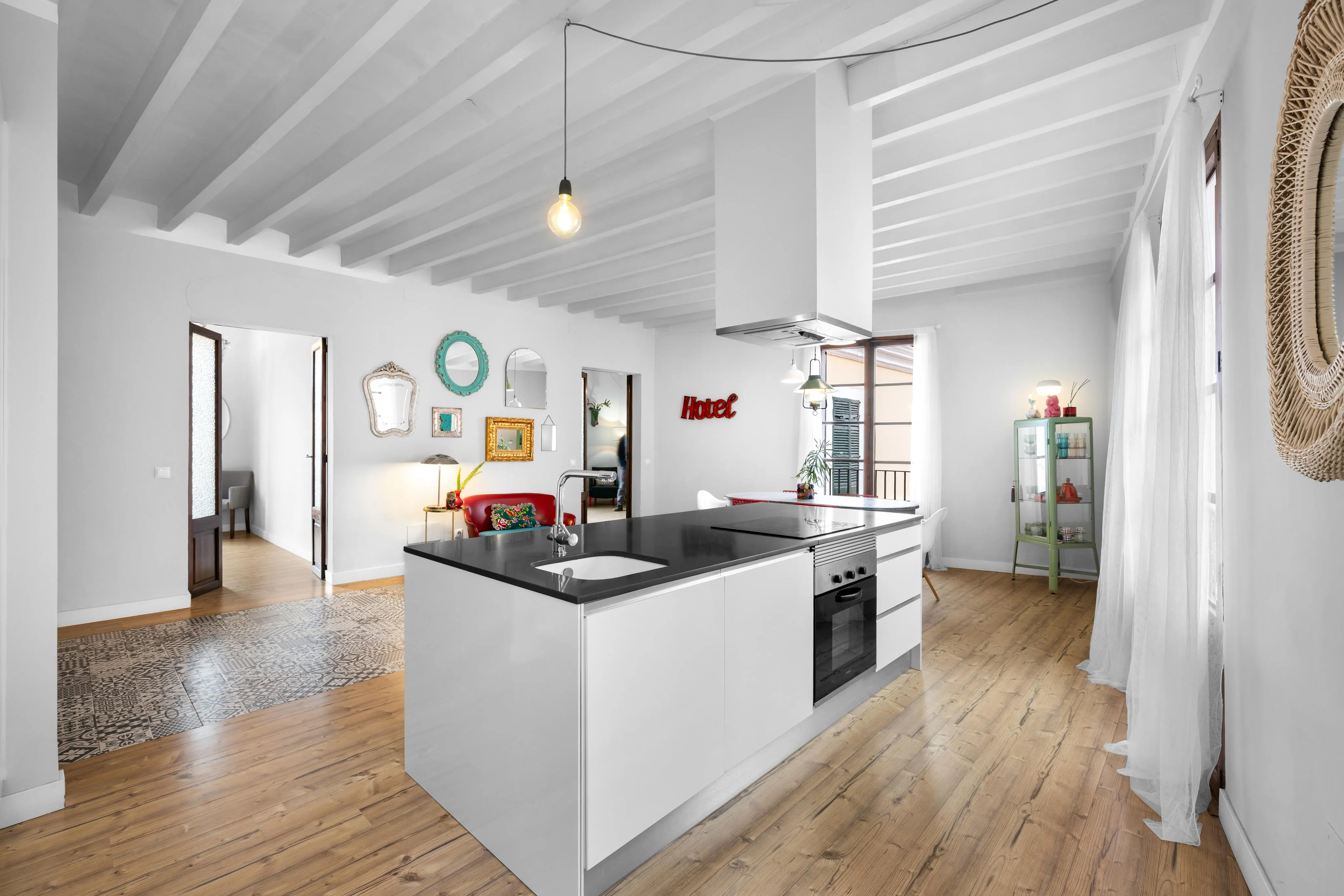 Licht appartement met karakter en balkon aan Plaza Mayor-4