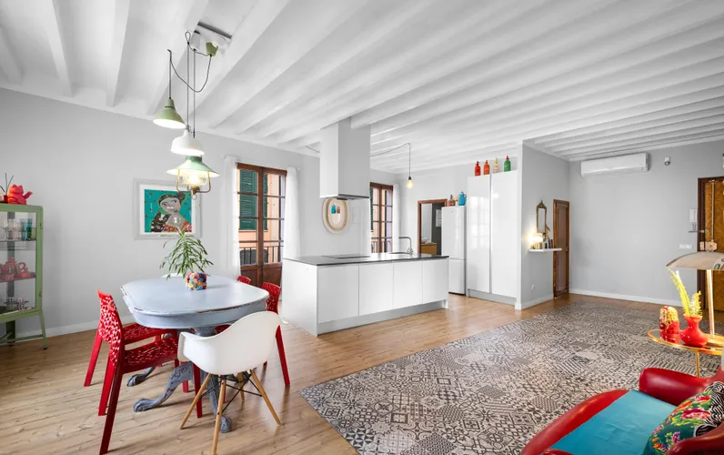 Appartement lumineux de caractère avec balcon sur la Plaza Mayor