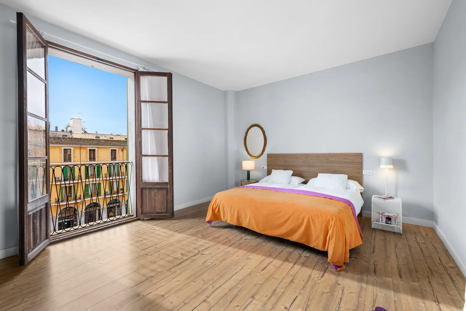 Sunny apartment with character, balcony  and communal terrace in Plaza Mayor-6