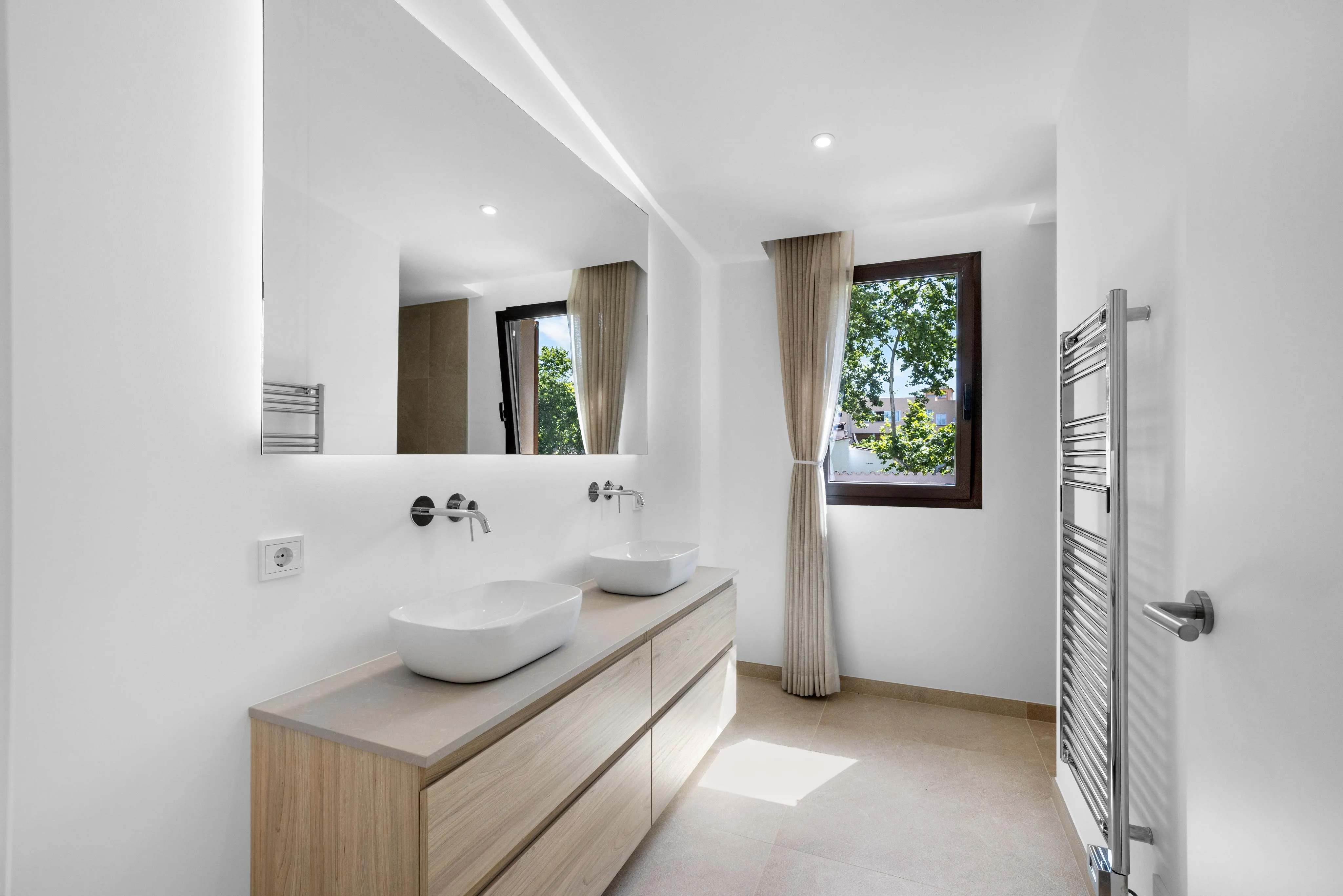 Tidlös elegans möter mallorkinskt byliv - nybyggd villa i Calvià-8