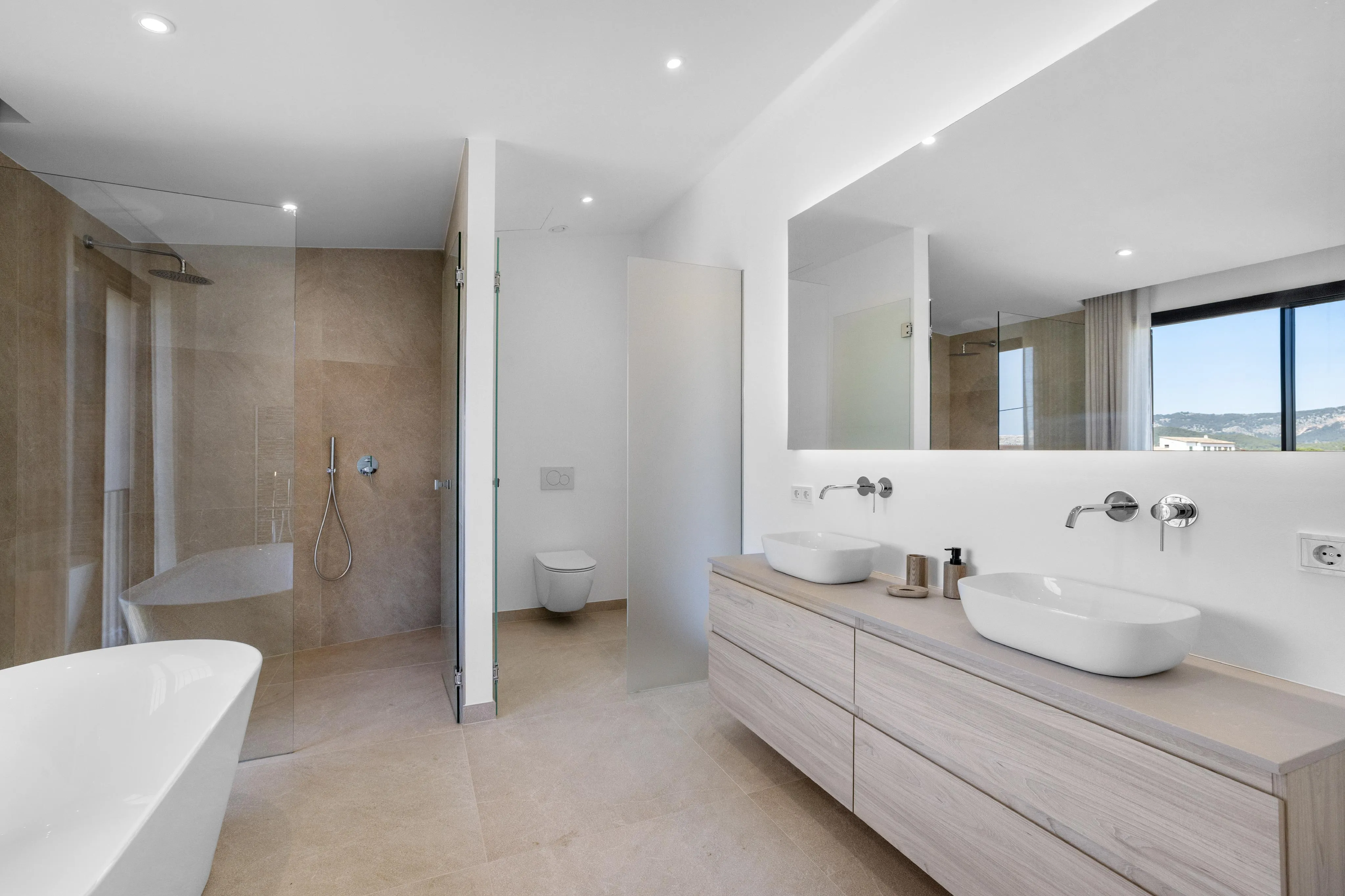 Tidlös elegans möter mallorkinskt byliv - nybyggd villa i Calvià-5