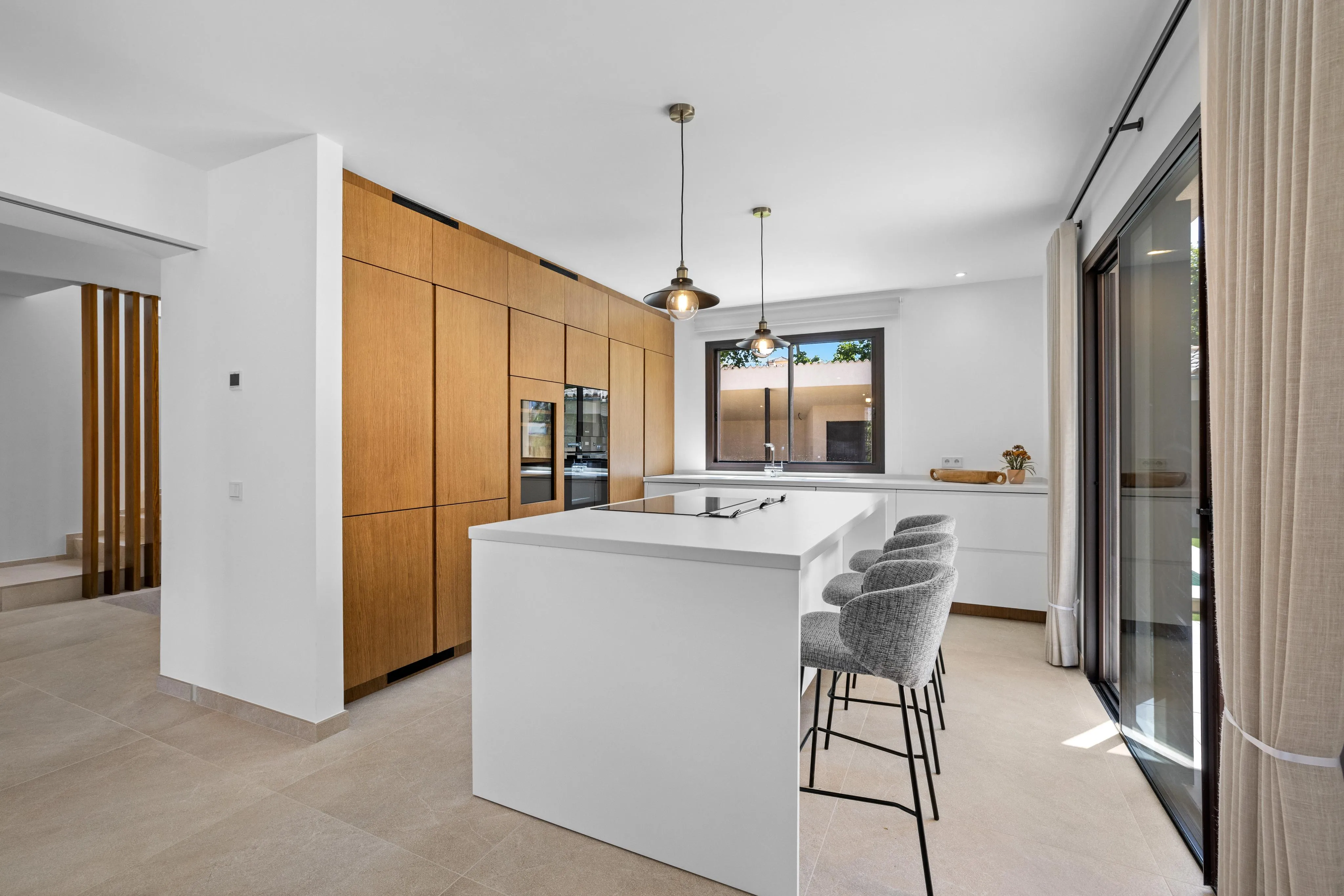 Tidlös elegans möter mallorkinskt byliv - nybyggd villa i Calvià-3