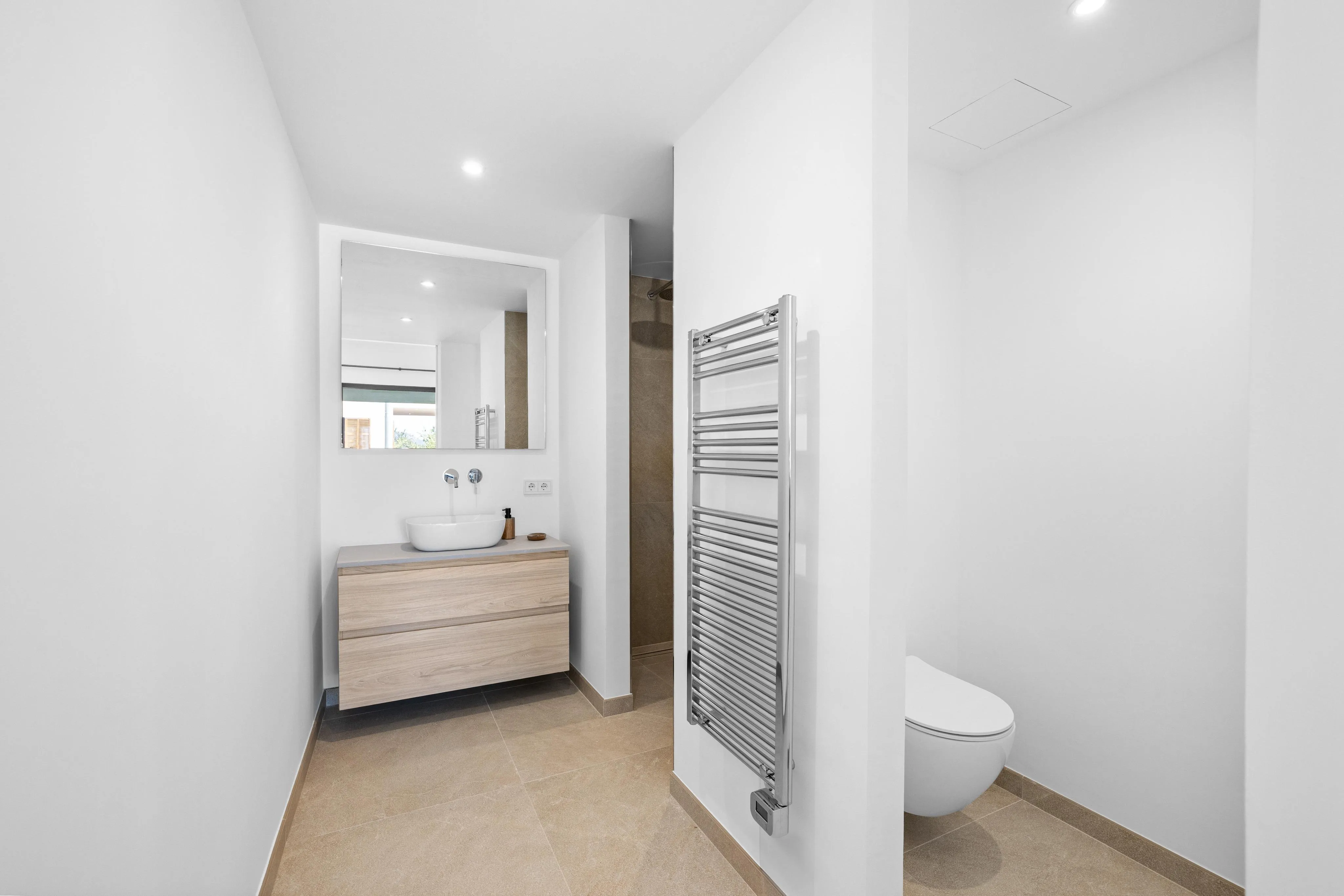 Tidlös elegans möter mallorkinskt byliv - nybyggd villa i Calvià-11