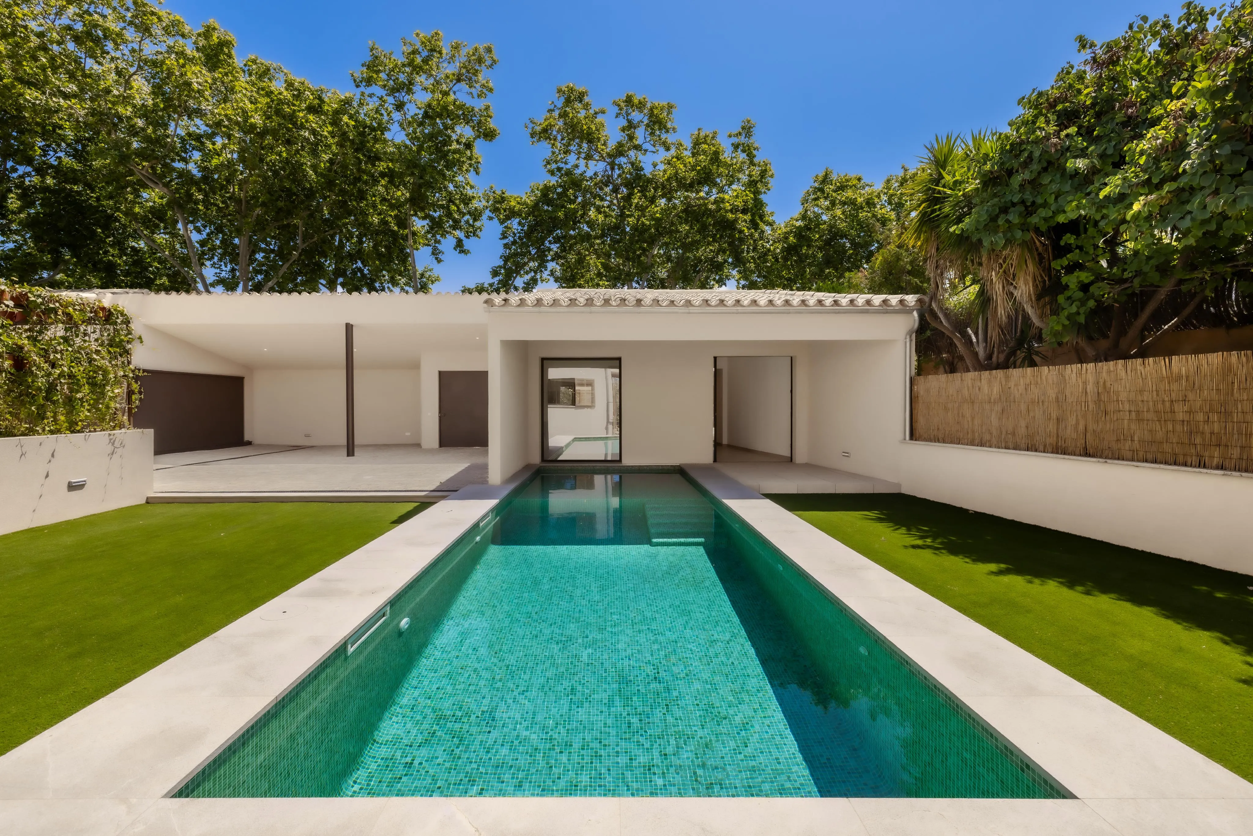 Tidlös elegans möter mallorkinskt byliv - nybyggd villa i Calvià-9